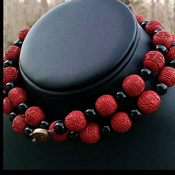 *UNSIGNED BOOK PC* c'70s Carved Chinese Longevity Bead Necklace - Picture 13 of 13